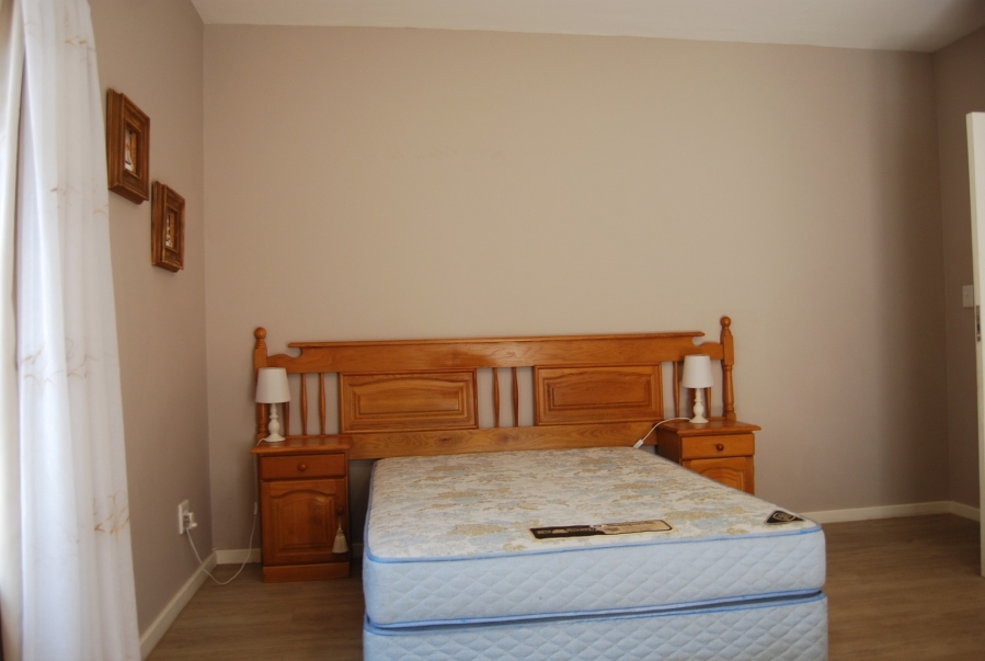 To Let 3 Bedroom Property for Rent in Calypso Beach Western Cape